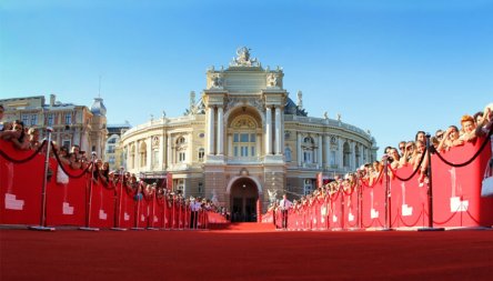 Владимир Зеленский поздравил организаторов и гостей с открытием 12-го Одесского международного кинофестиваля